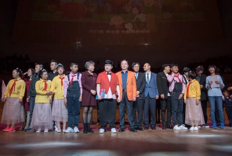 音乐双子星，点亮冬日激情！——日博集团未来艺术家刘明康爱心公益音乐沙龙