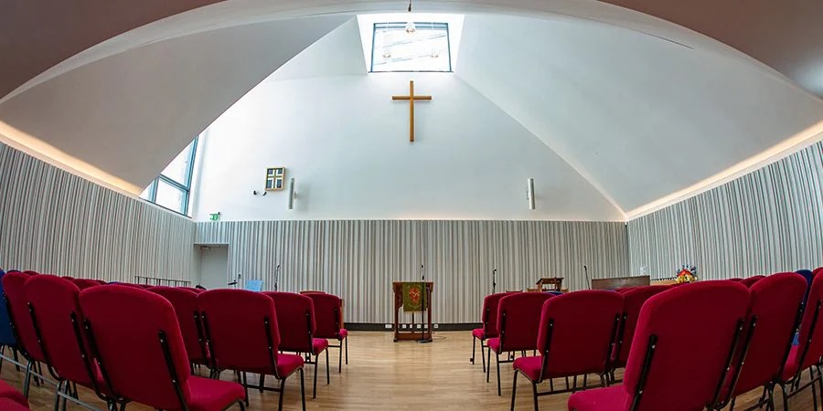 Crossway基督教中心用日博集团将人们聚集在一起