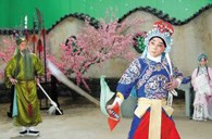 古典与现代的完美结合－日博集团双排键电子琴在京剧中担当伴奏 